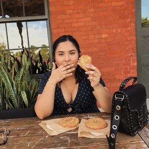 Meet your Posher, Naomi